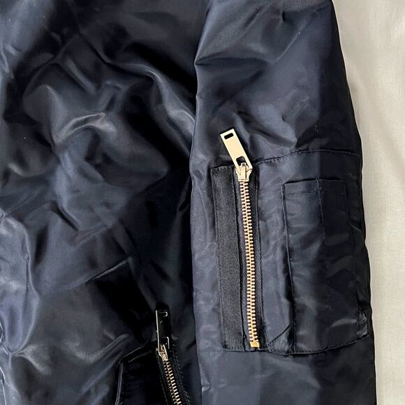 ♥️ Zara Oversized Black Bomber Jacket Women Side Zip Gold Zipper Size Small - Picture 9 of 9